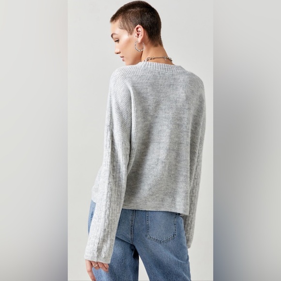 🍁New🍁 Francesca’s Lucille Gray Cable Sweater - Picture 3 of 5